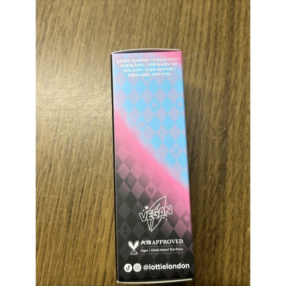 Lottie London x Harley‎ Quinn Jumbo Creamy Crayon Eyeliner, Black - Picture 4 of 6